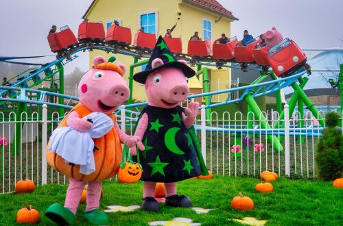 Der PEPPA PIG Park Günzburg feiert vom 18. Oktober bis 9. November 2025 eine große Halloween-Party voller bunter Lichter, kindgerechter Gruselstimmung und ganz viel Mitmach-Spaß.